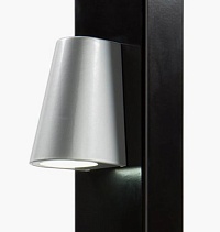Купить Элегантное LED-освещение Locinox (Бельгия) TRICONE для ворот, цвета zilver и 9005 (черный) в Москве